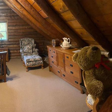 Acorn Resort A Unique Retreat Cabin, 13 Acres Land Bloomington Luaran gambar