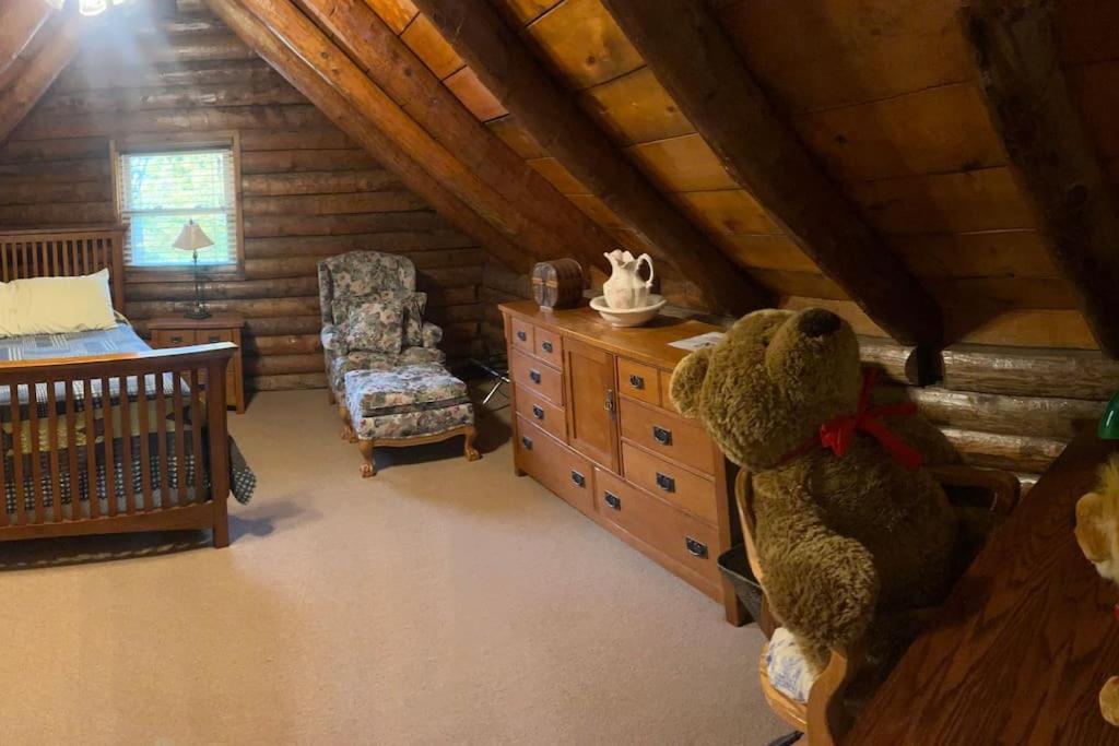 Acorn Resort A Unique Retreat Cabin, 13 Acres Land Bloomington Luaran gambar