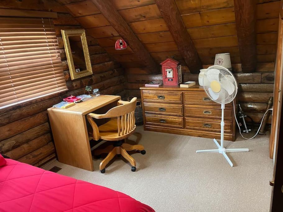Acorn Resort A Unique Retreat Cabin, 13 Acres Land Bloomington Luaran gambar